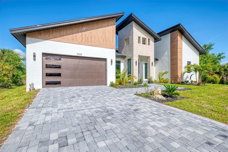 Photo 3 of the property at 9468 Attica Cir
