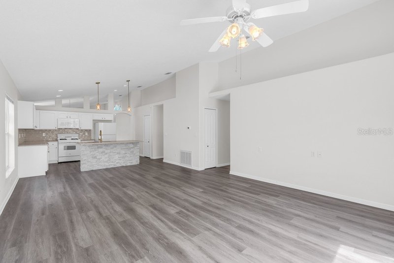 Photo 6 of the property at 15746 Autumn Glen Ave