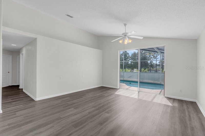 Photo 8 of the property at 15746 Autumn Glen Ave