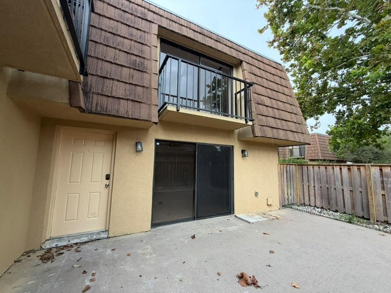 Fachada de 5344 Bamboo Ct