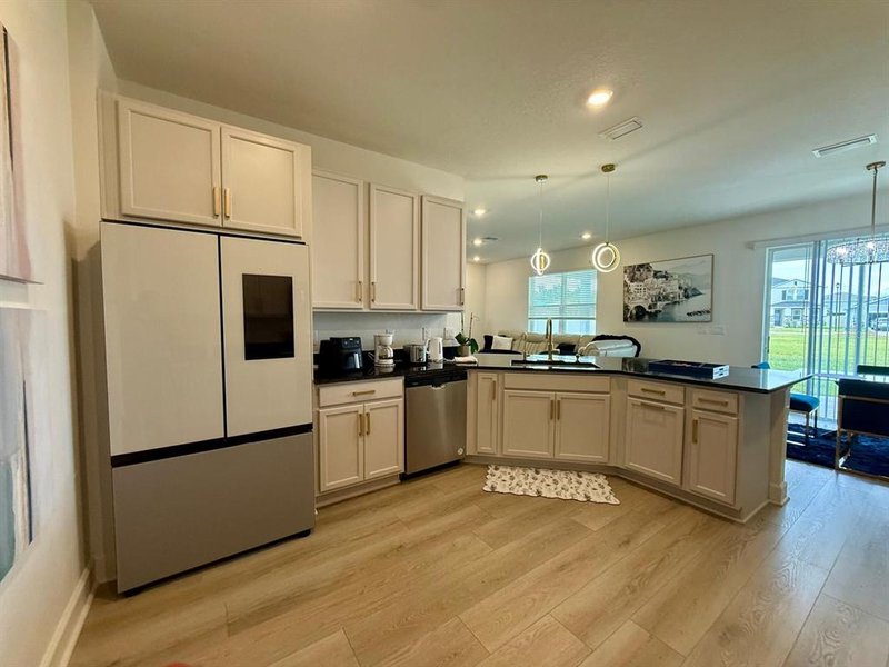 Photo 4 of the property at 16522 Brook Isle Way