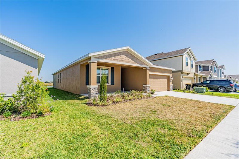 Photo 2 of the property at 716 Daring Dr