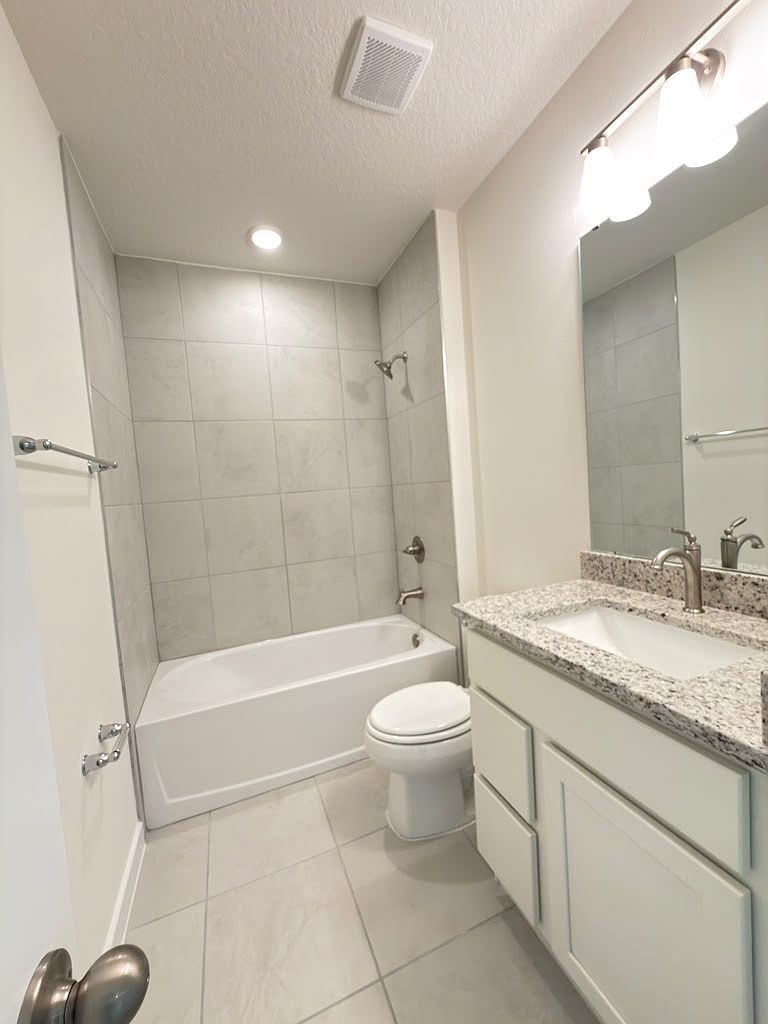 Photo 17 of the property at 1952 Diamond Head Cir
