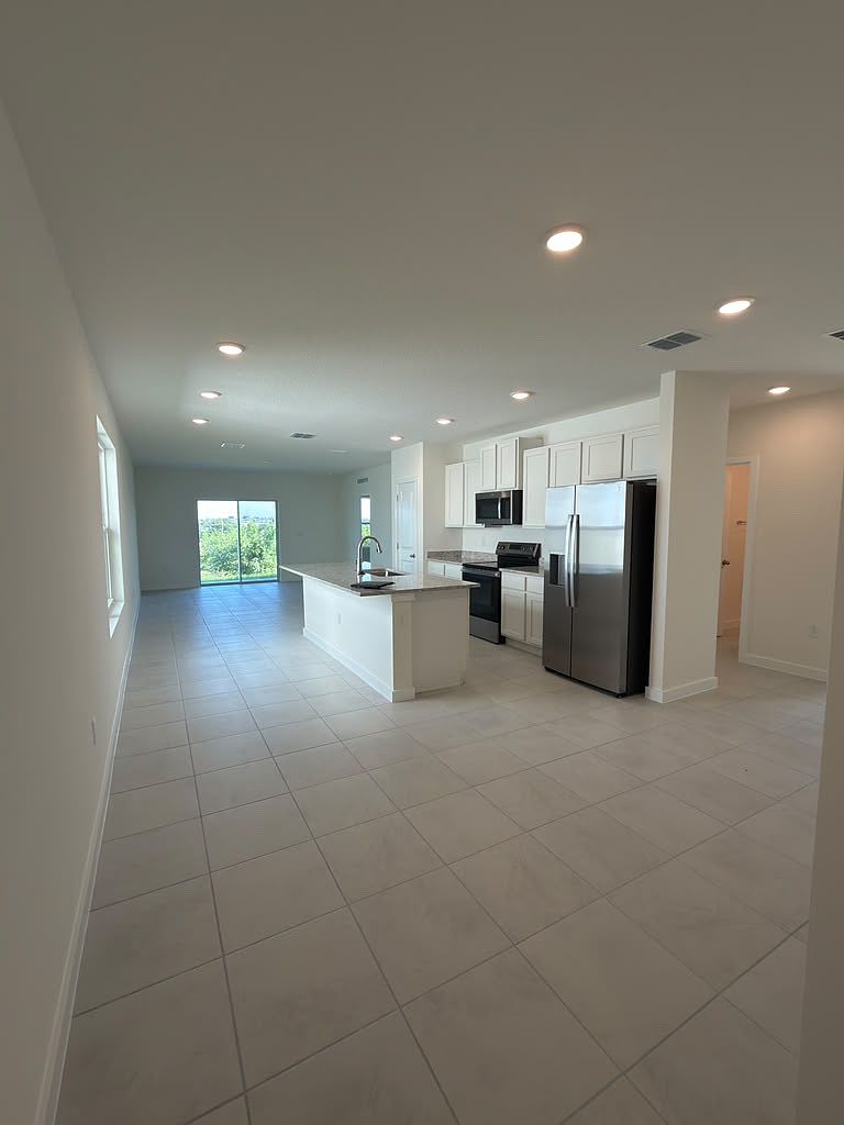 Photo 4 of the property at 1952 Diamond Head Cir