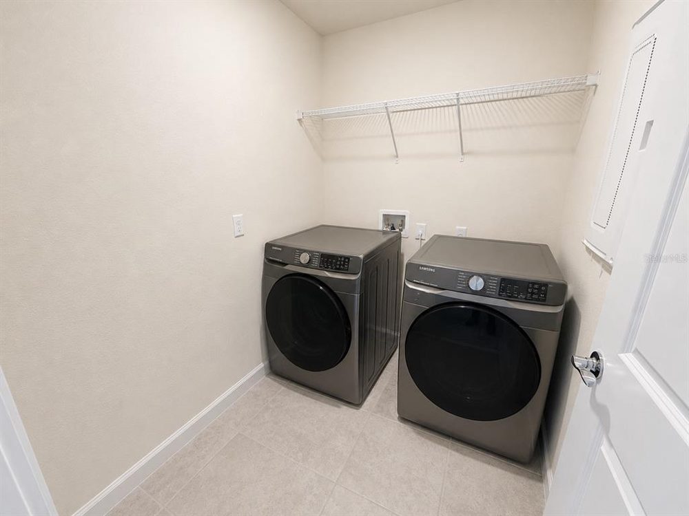 Photo 10 of the property at 4083 Feather Tree Dr