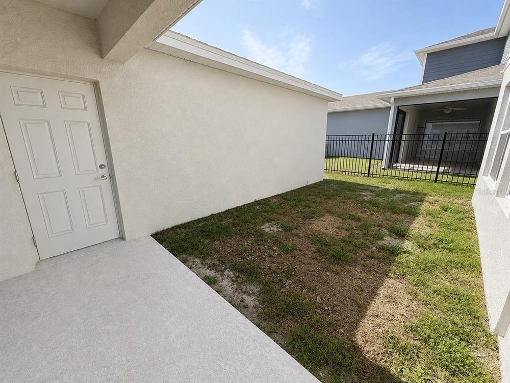 Photo 15 of the property at 4083 Feather Tree Dr