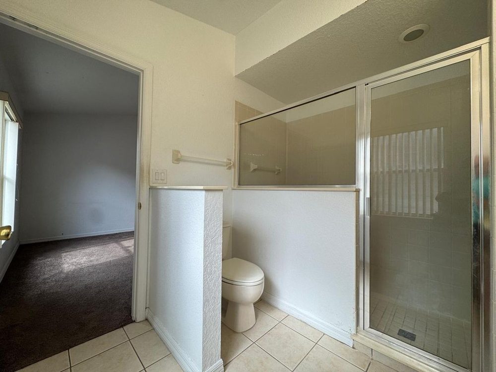 Photo 11 of the property at 1536 N Hampton Dr