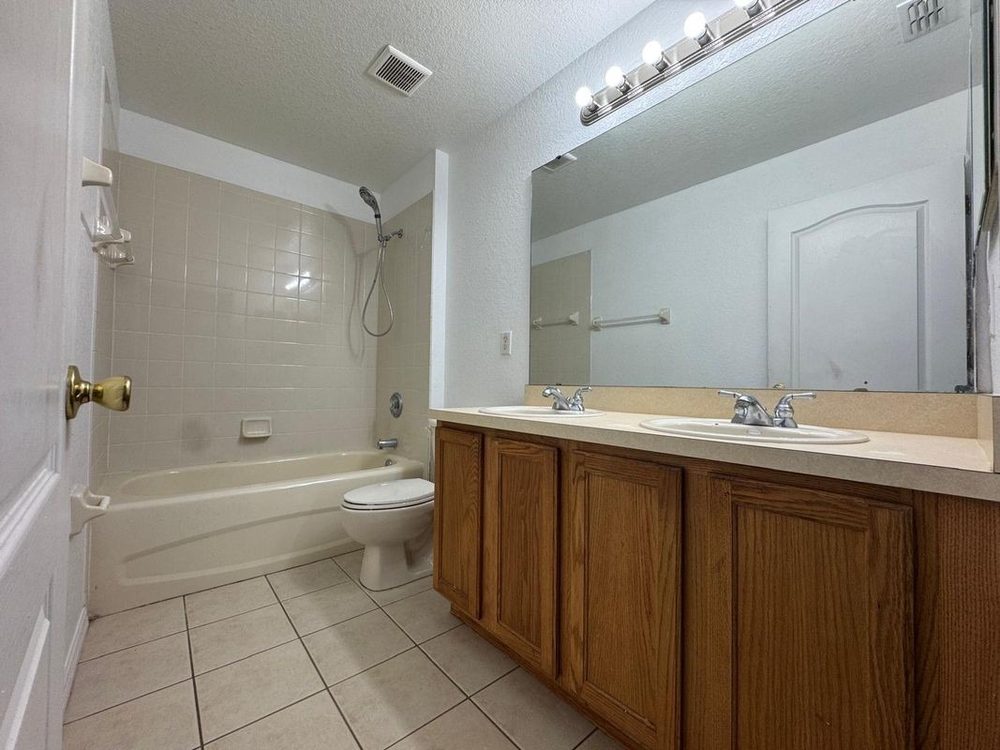 Photo 15 of the property at 1536 N Hampton Dr
