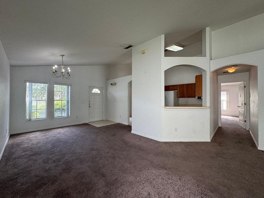 Photo 4 of the property at 1536 N Hampton Dr