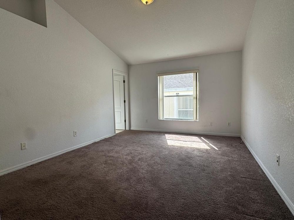 Photo 8 of the property at 1536 N Hampton Dr