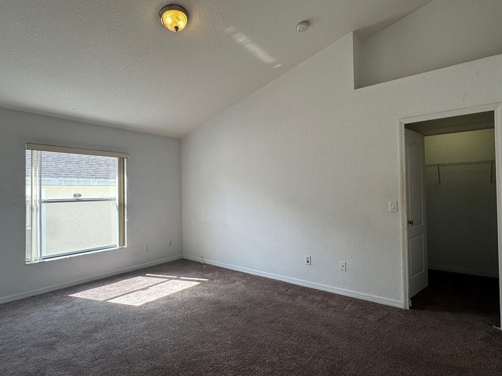 Photo 9 of the property at 1536 N Hampton Dr