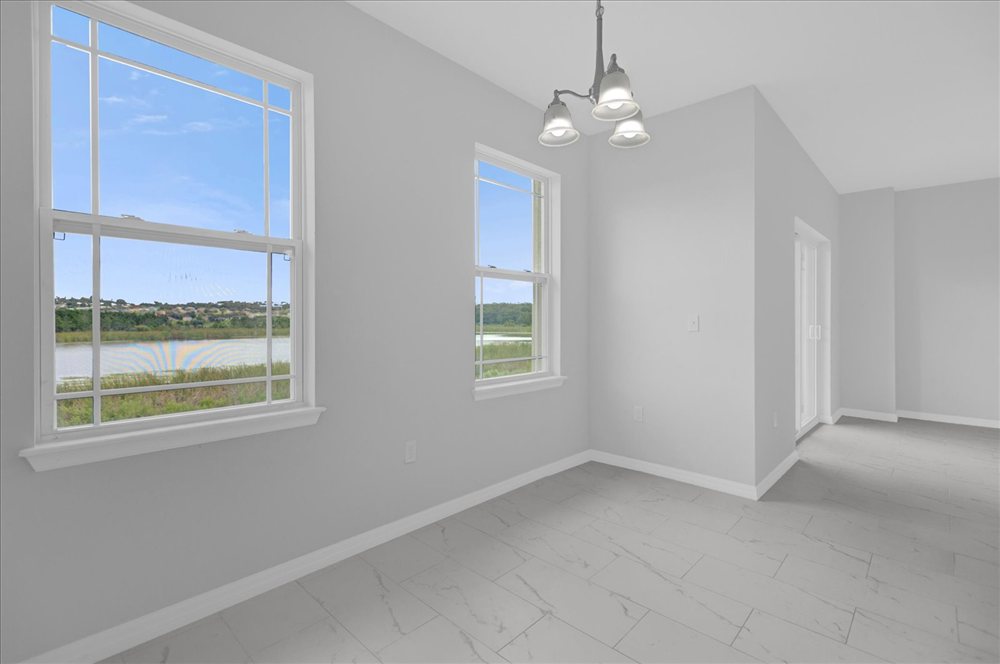 Photo 12 of the property at 905 Lakefront Village Dr