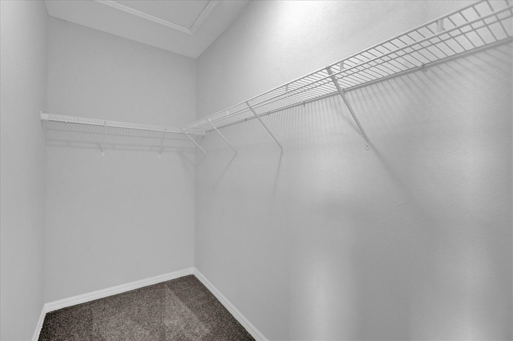 Photo 16 of the property at 905 Lakefront Village Dr