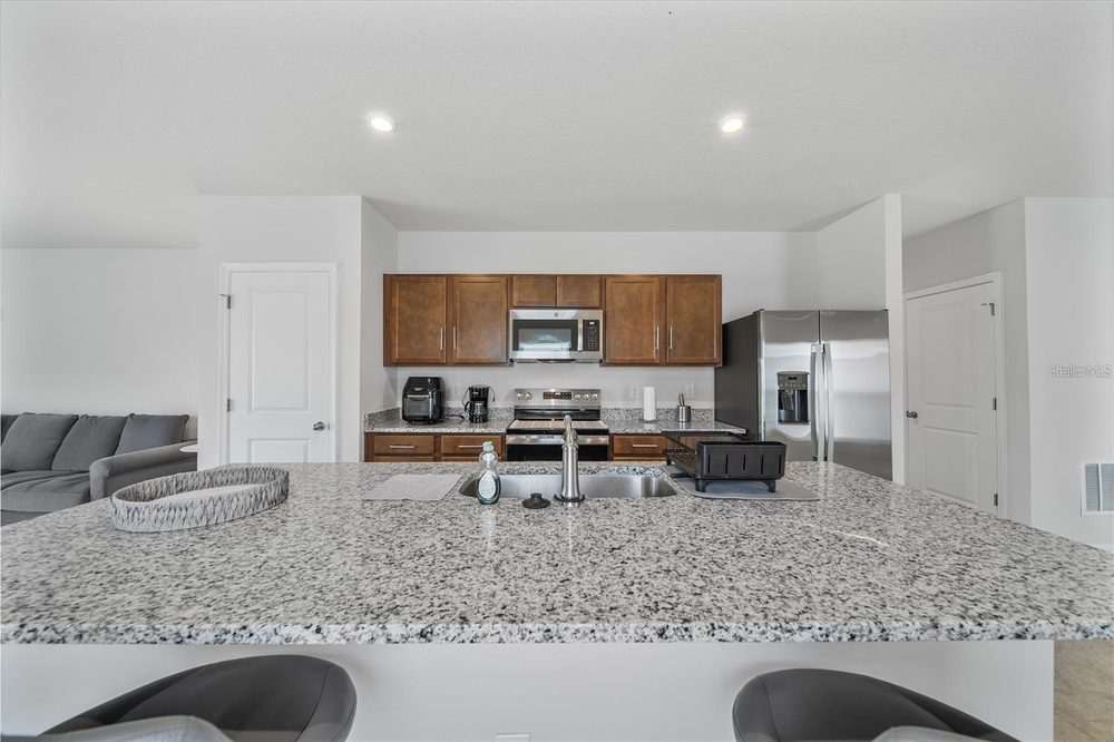 Photo 4 of the property at 5736 Mast Avenue