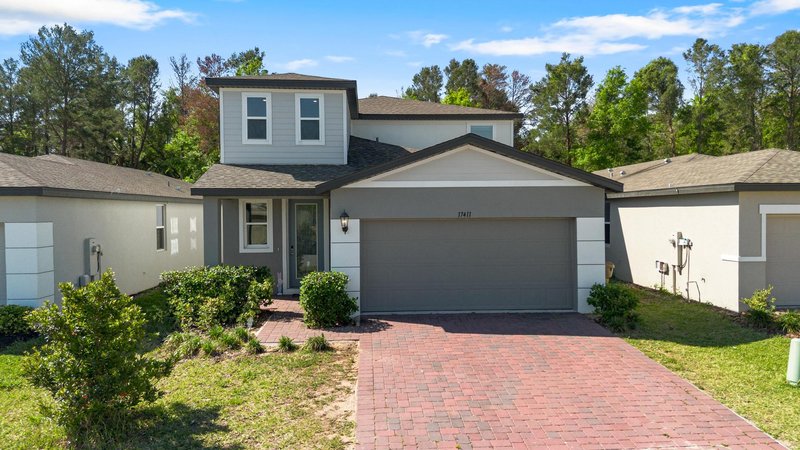 Fachada de 17411 Million Lakes Ct