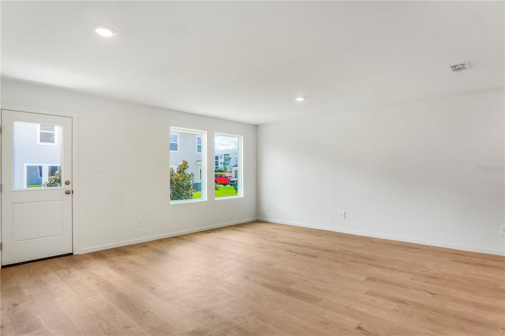 Photo 11 of the property at 1566 Plank Pl