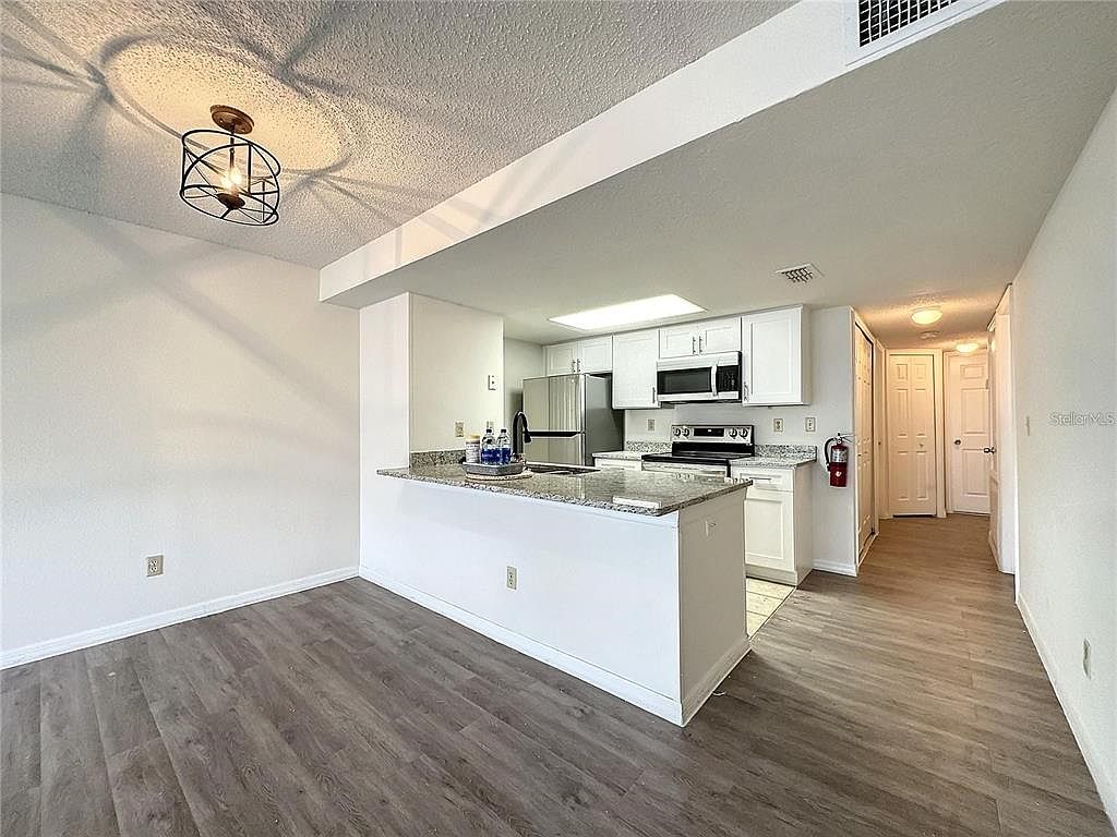 Photo 10 of the property at 2717 N Poinciana Blvd APT 173