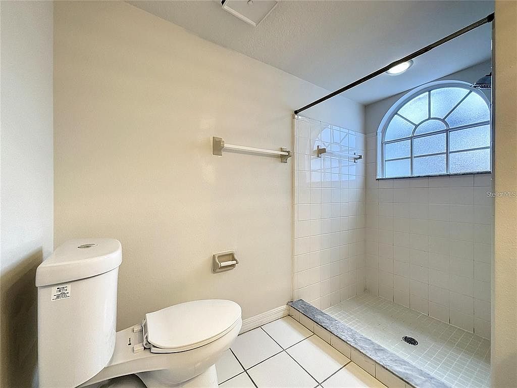 Photo 19 of the property at 2717 N Poinciana Blvd APT 173