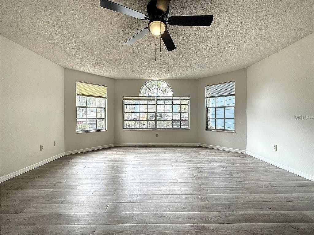 Photo 4 of the property at 2717 N Poinciana Blvd APT 173