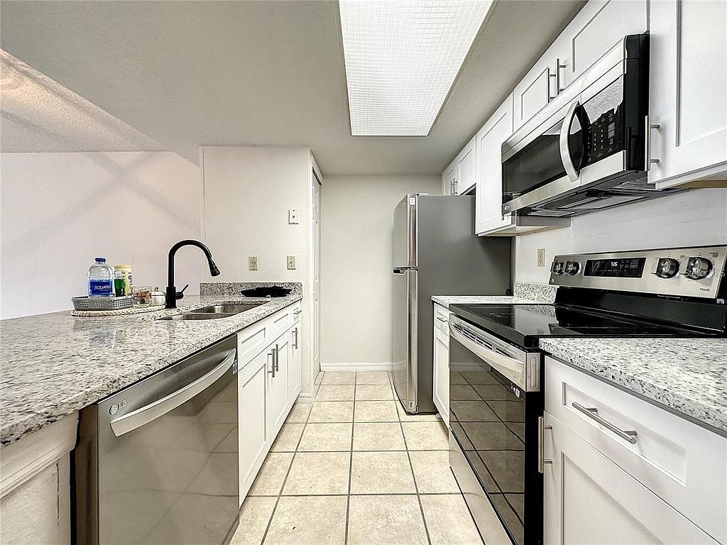 Photo 8 of the property at 2717 N Poinciana Blvd APT 173