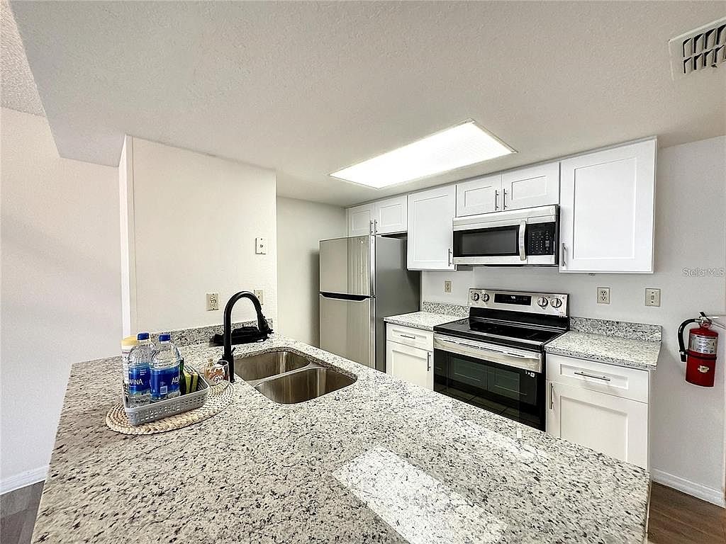 Photo 9 of the property at 2717 N Poinciana Blvd APT 173