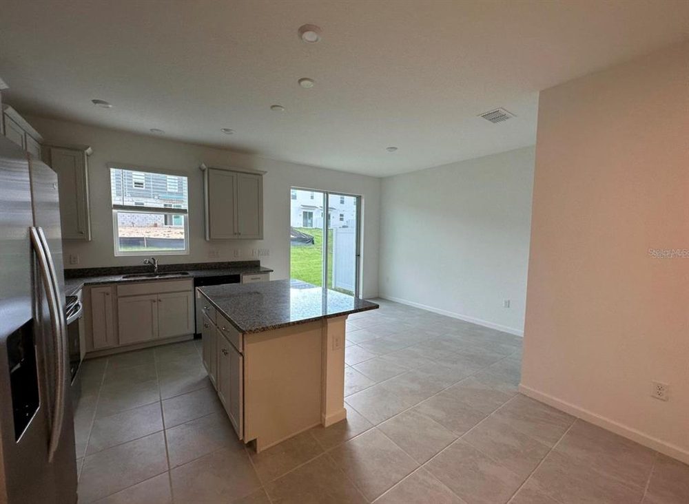 Photo 10 of the property at 1166 Seaside Mist Trl